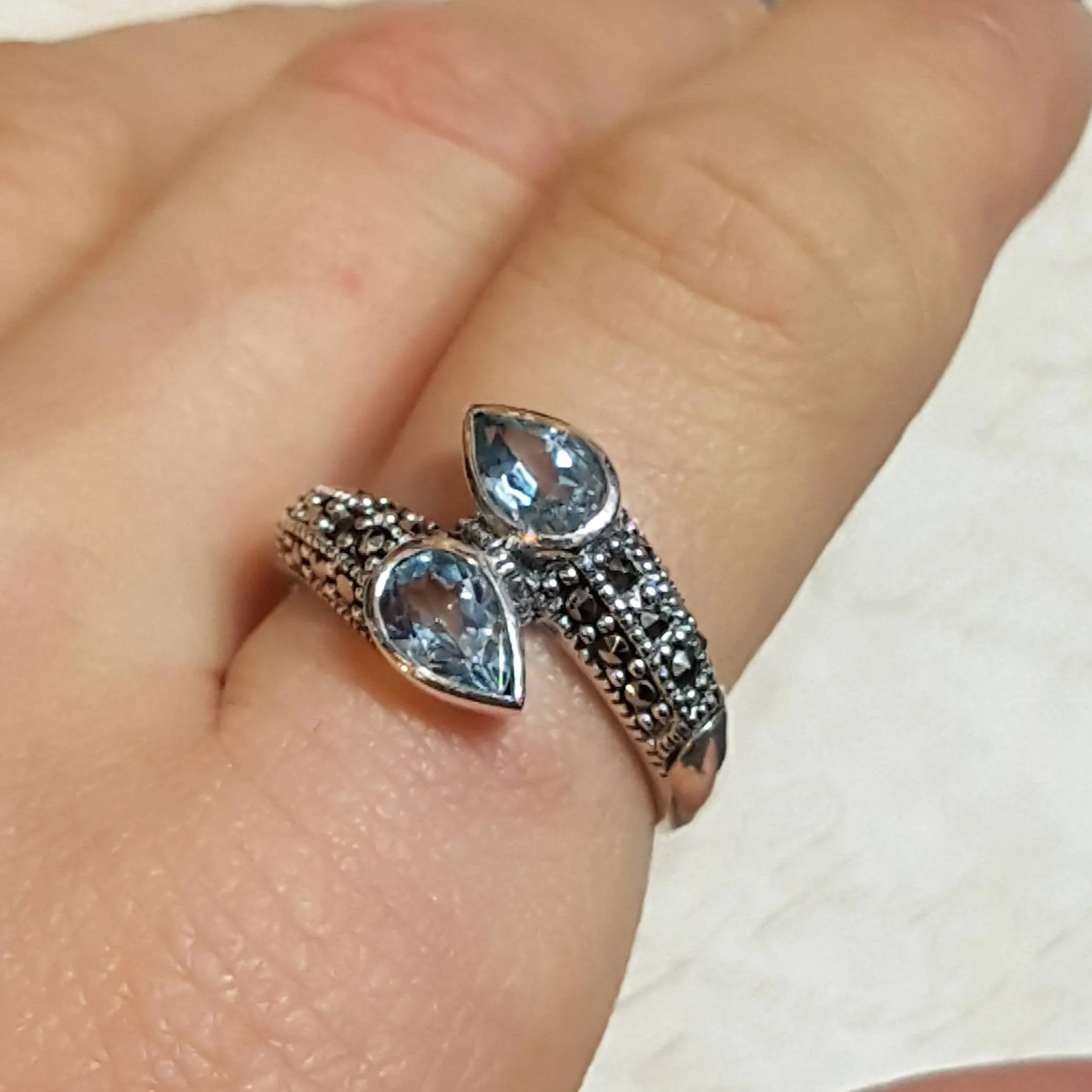 Blue topaz duo ring in silver with Marcasite