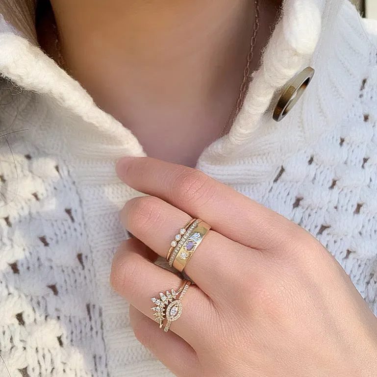 Brushed Wide Band With Triple Diamonds