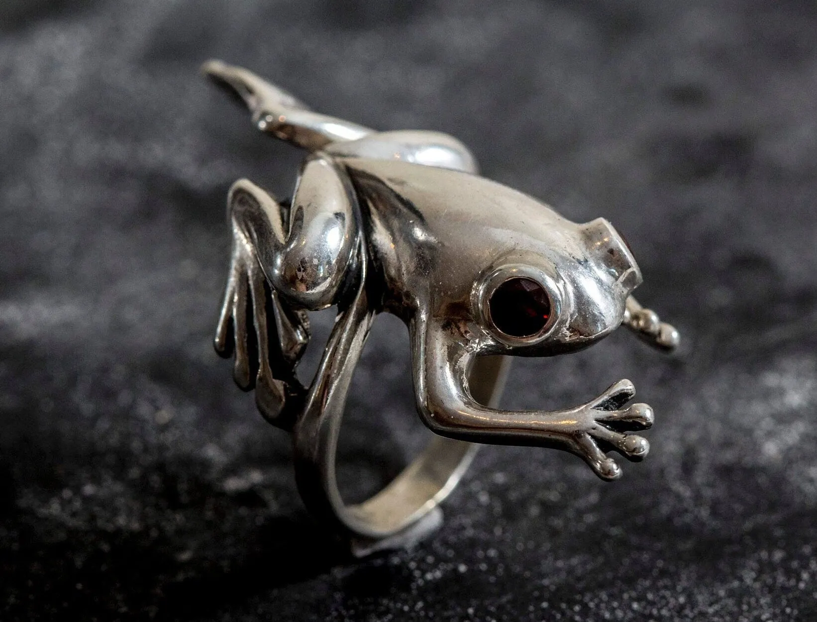 Frog Silver Ring - Garnet Statement Ring - Long Frog Ring