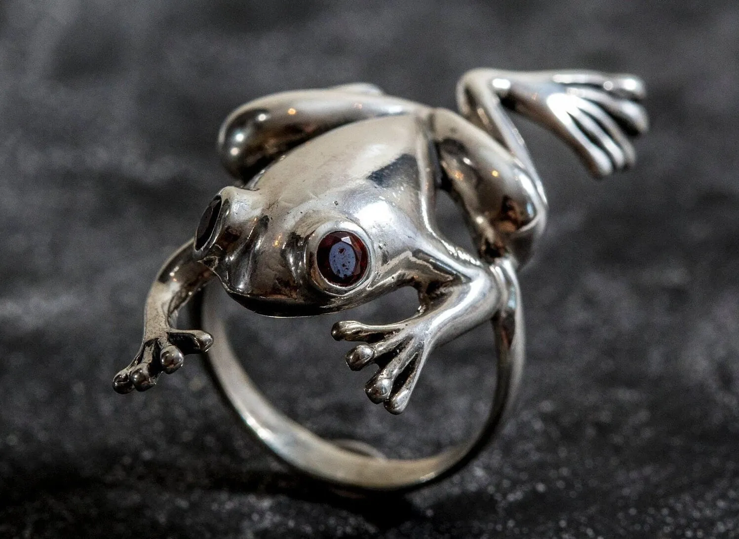 Frog Silver Ring - Garnet Statement Ring - Long Frog Ring