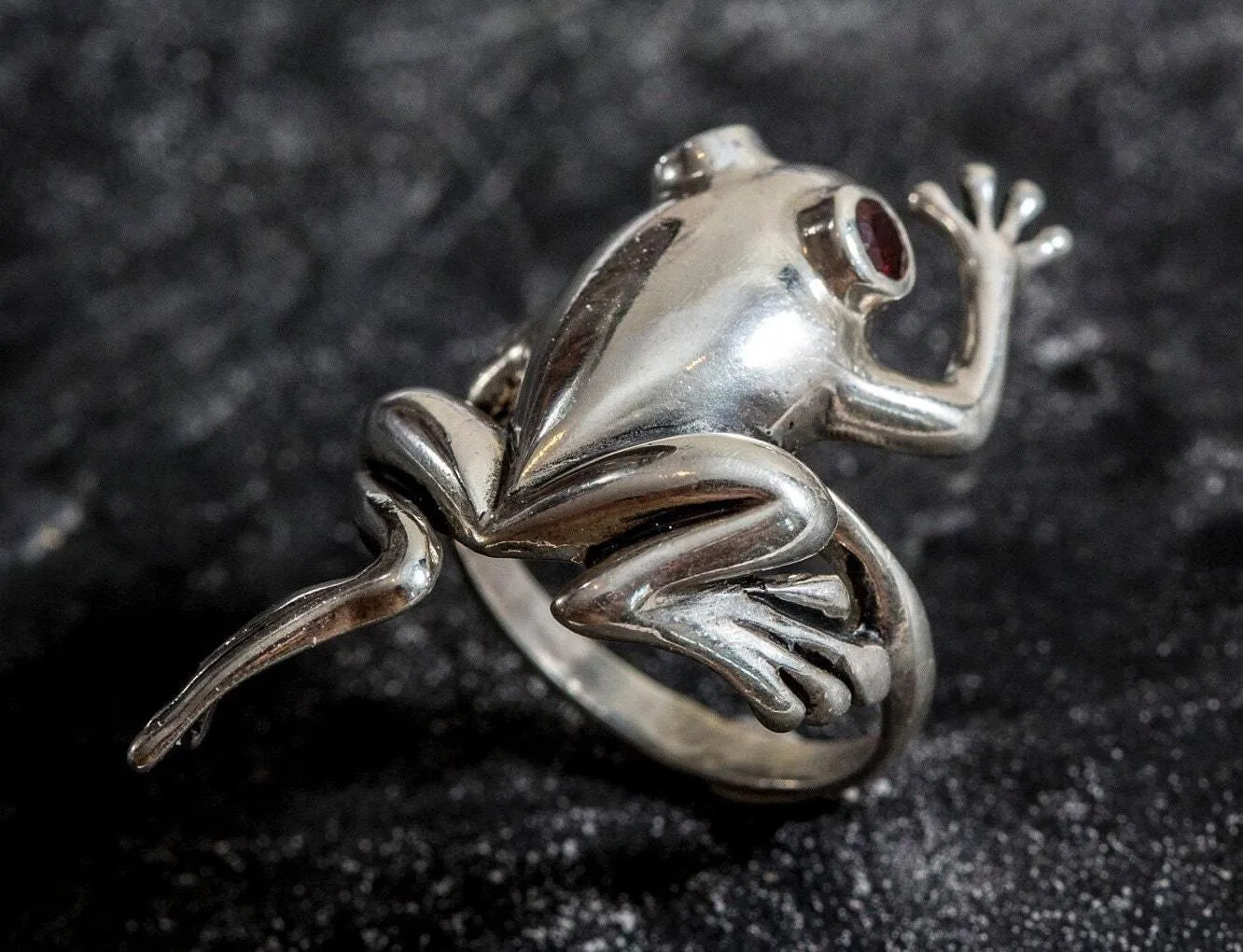 Frog Silver Ring - Garnet Statement Ring - Long Frog Ring