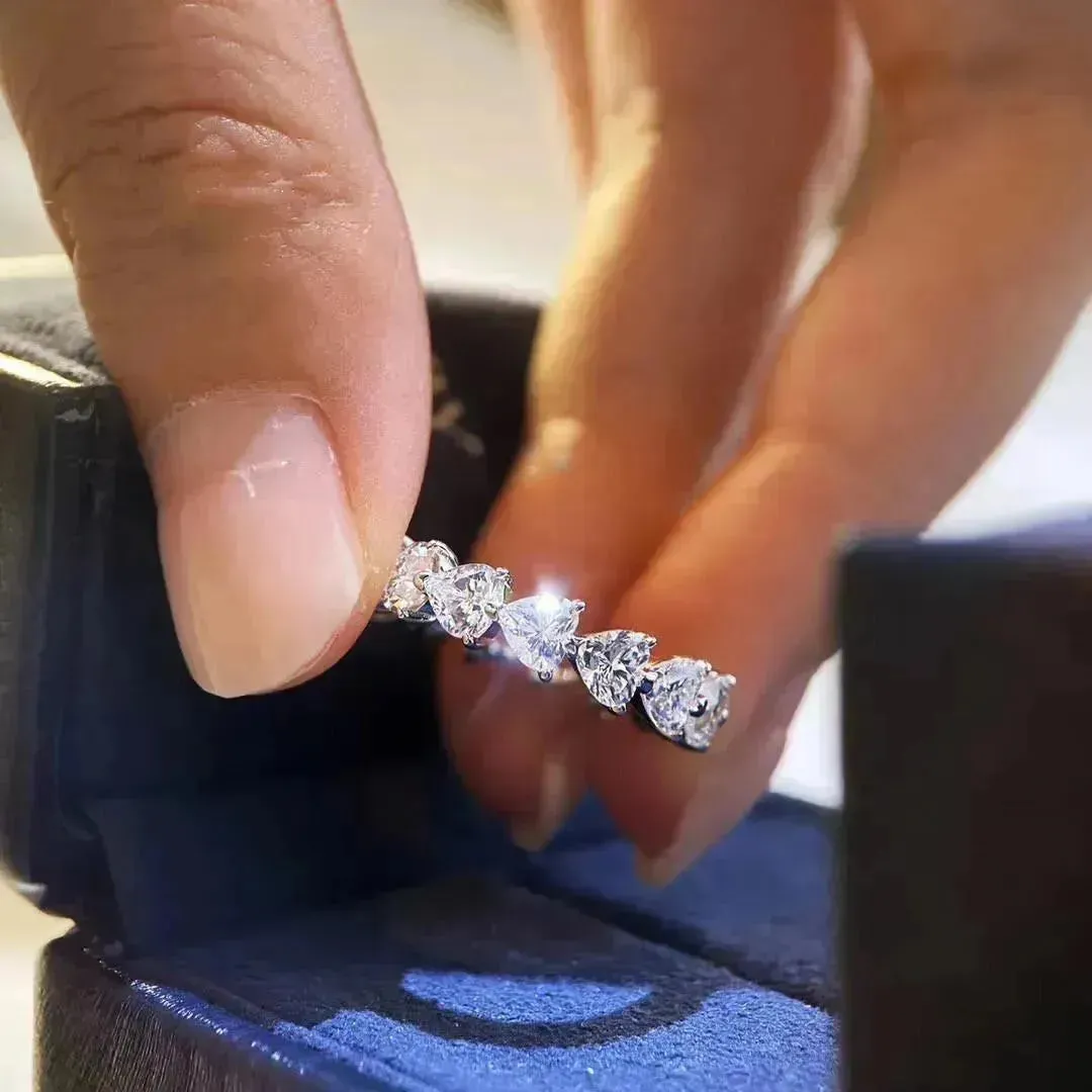 Heart-shaped Diamond Row Diamond Ring Fashion Love