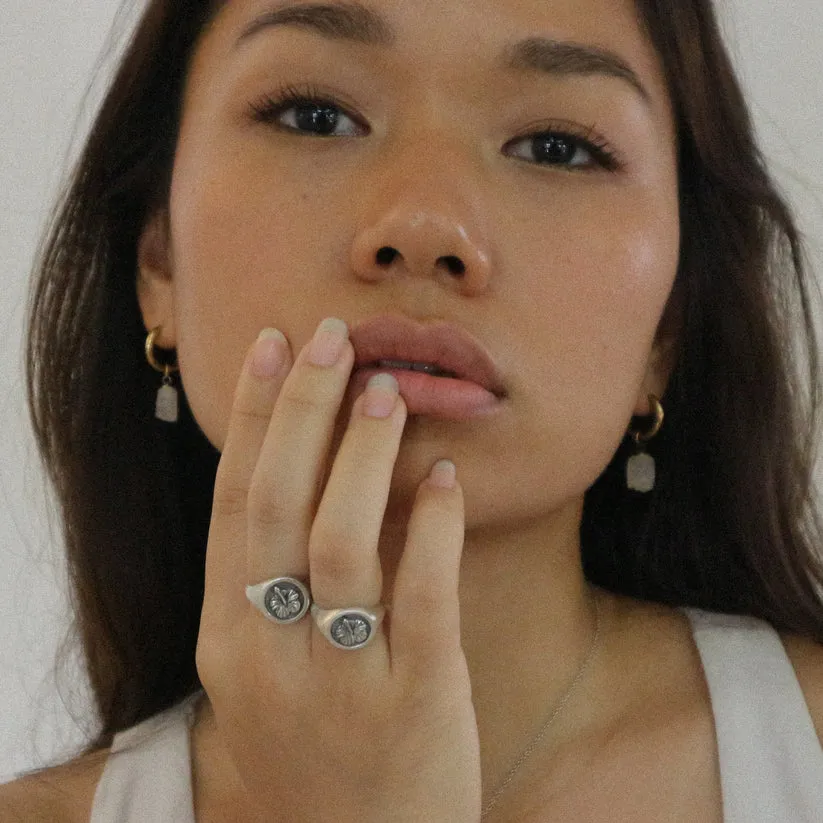 HIBISCUS SIGNET RING