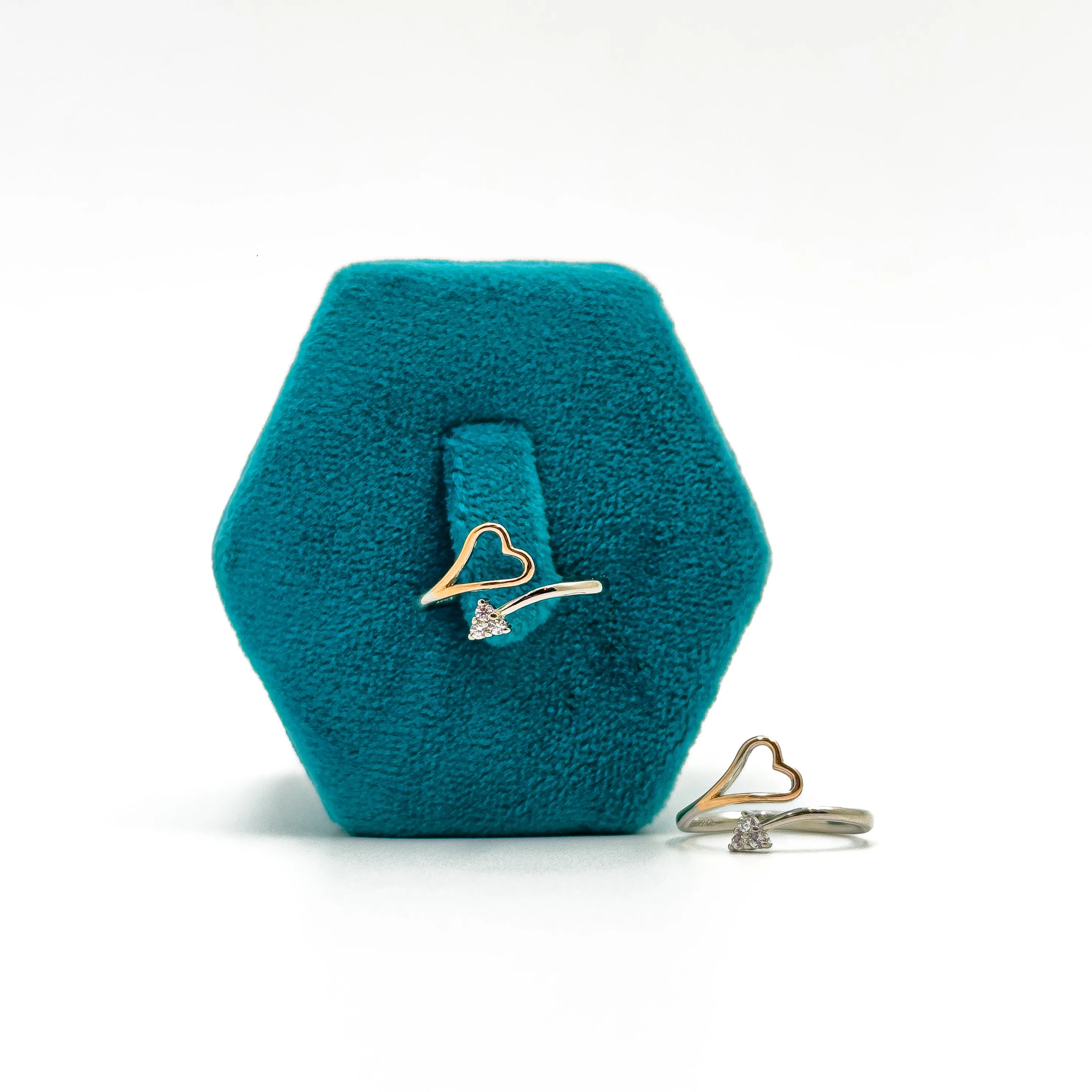 Love triangle toe ring