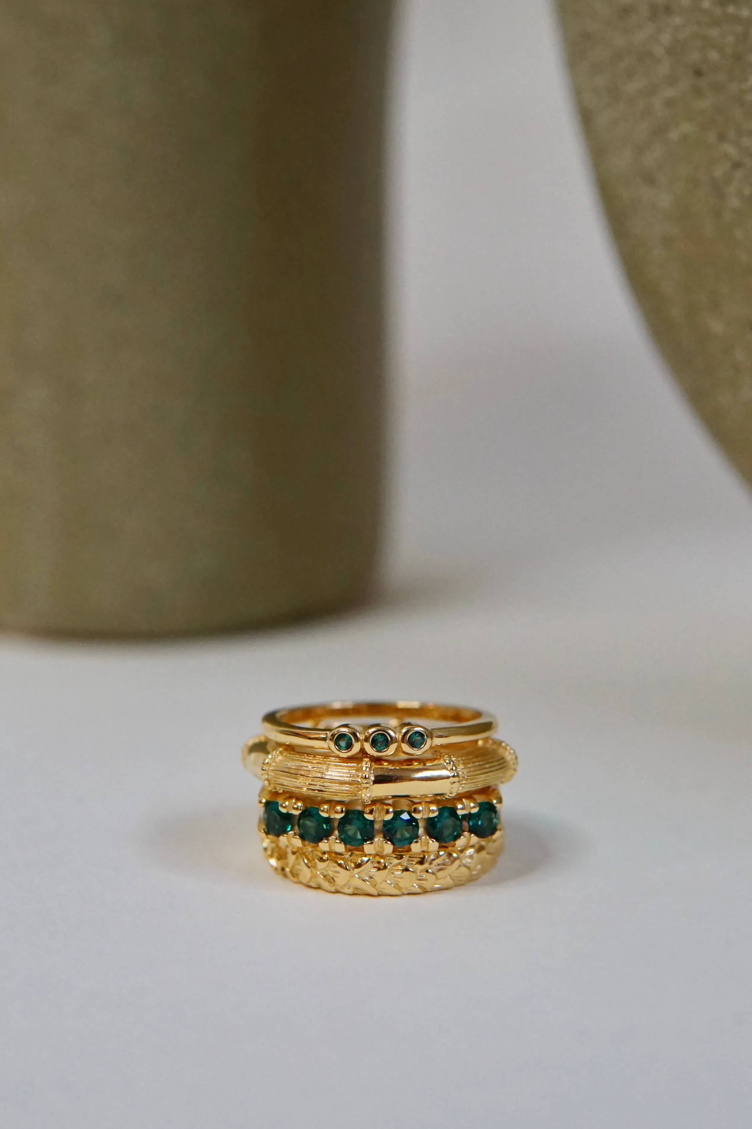 Palm trunk ring gold plated