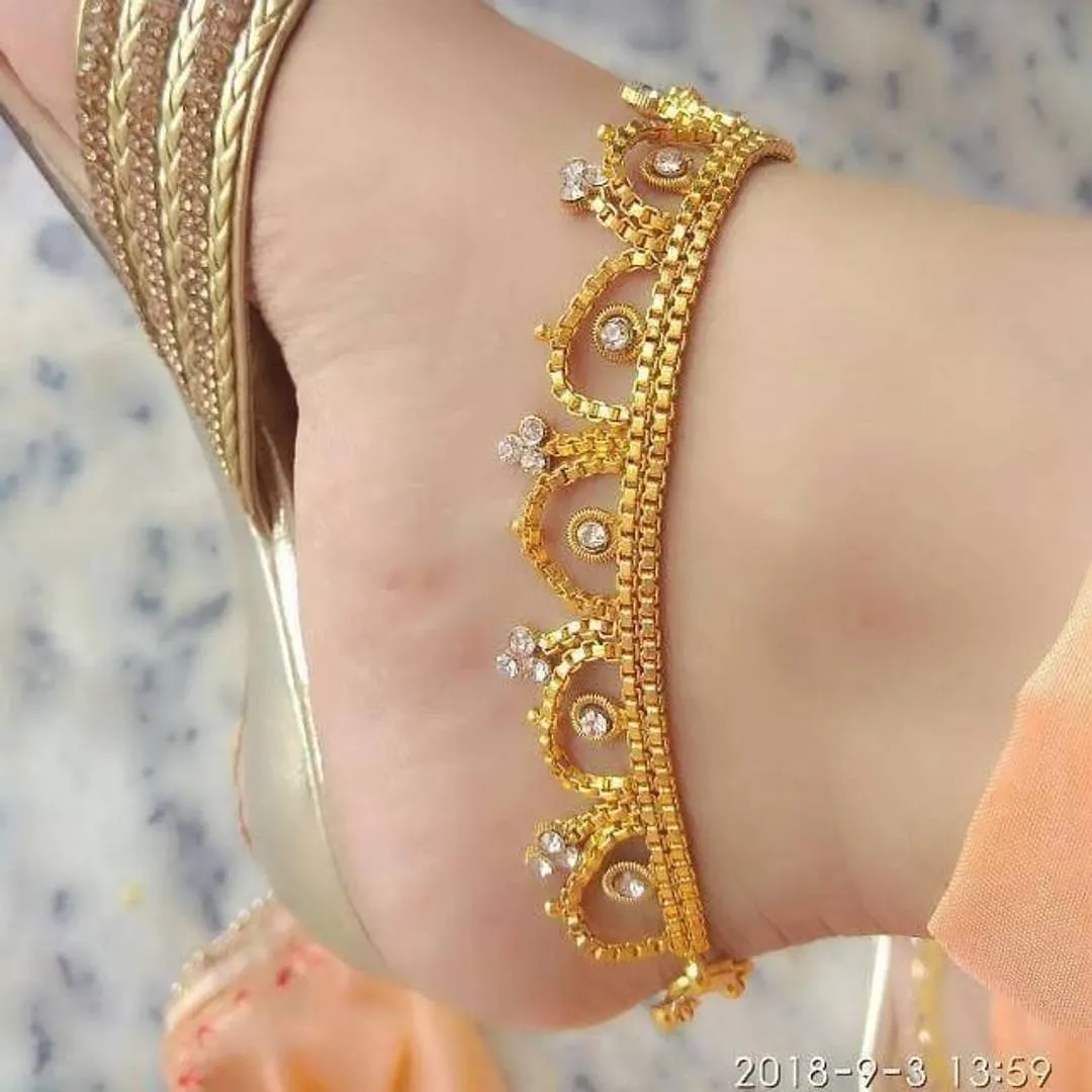 Traditional Alloy Golden Anklet For Women